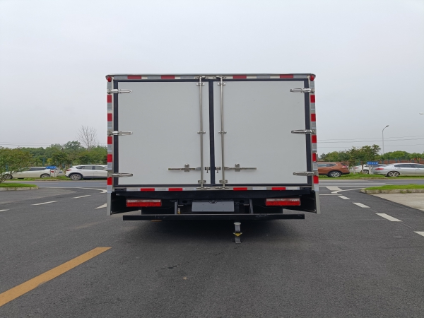 9t氢燃料保温车