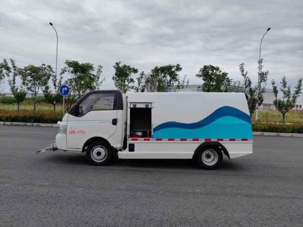 4.5t纯电动路面养护车