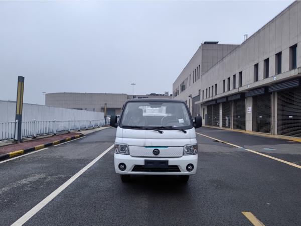 4.5t纯电动洒水车