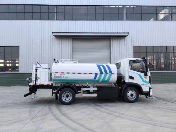 10t纯电动洒水车