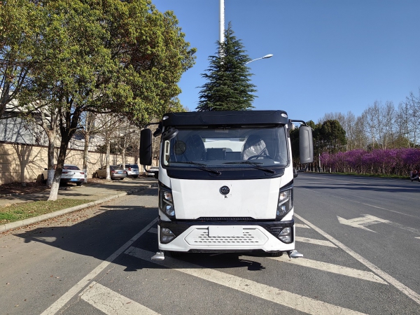 10t纯电动多功能抑尘车