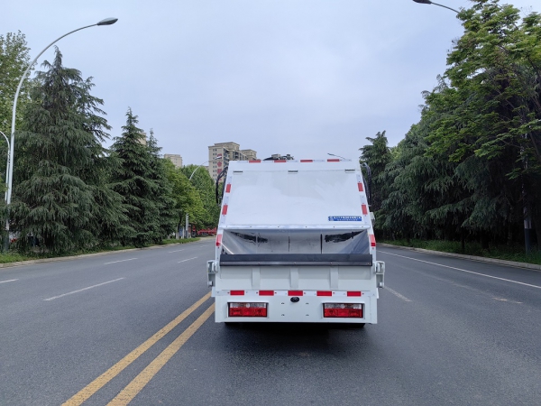 4.5t纯电动压缩式垃圾车