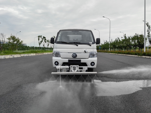 4.5t纯电动路面养护车