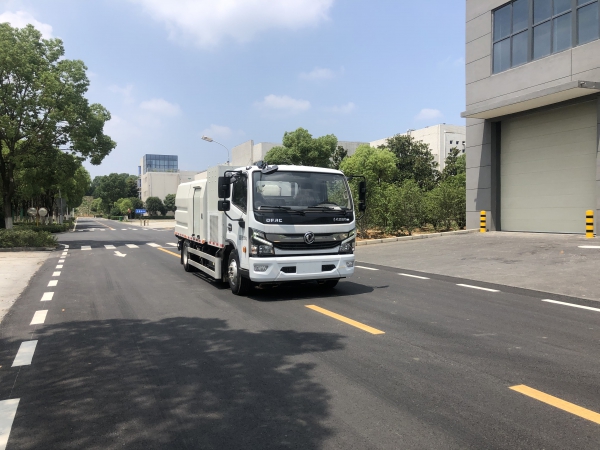 9t氢燃料护栏清洗车