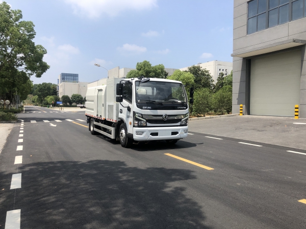 9t氢燃料护栏清洗车