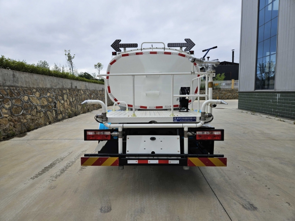 12.5t纯电动清洗洒水车