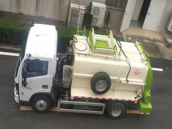 9t纯电动餐厨垃圾车-（侧挂3300）