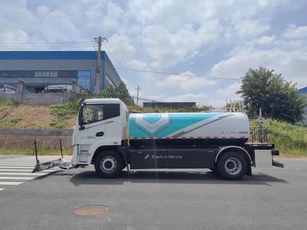 18t纯电动清洗车