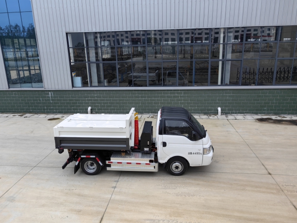 4.5t纯电动车厢可卸式垃圾车