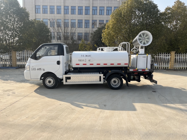 4.5t纯电动多功能抑尘车