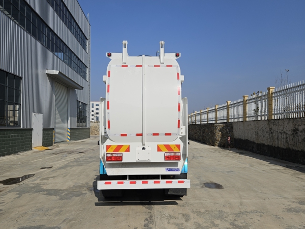 18t纯电动餐厨车